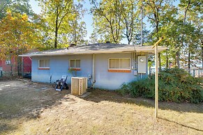 10 Mi to National Park: Patio at Hot Springs Home