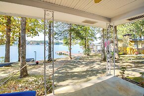 10 Mi to National Park: Patio at Hot Springs Home
