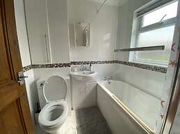 Host Stay Cotman Close