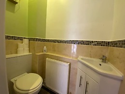 Host Stay Cotman Close