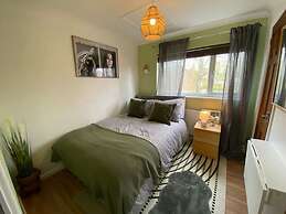 Host Stay Cotman Close