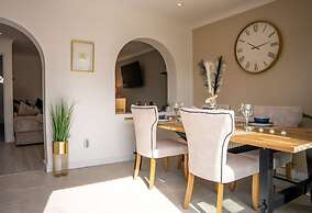 Host Stay Glazier Drive