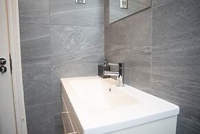 Host Stay Oriel Close