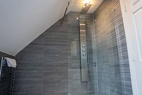 Host Stay Oriel Close