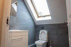 Host Stay Oriel Close