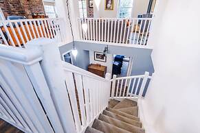 Host Stay Belvedere House