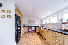 Host Stay Belvedere House