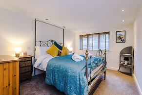 Host Stay Belvedere House