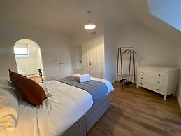 Host Stay Bluebell Close