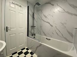 Host Stay Bluebell Close