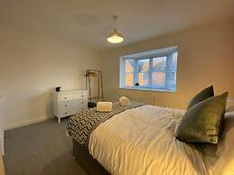 Host Stay Bluebell Close