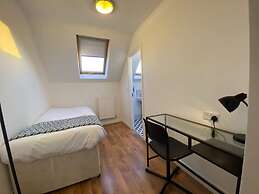 Host Stay Bluebell Close