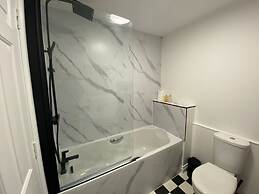 Host Stay Bluebell Close