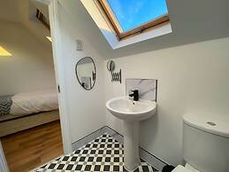 Host Stay Bluebell Close