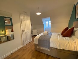 Host Stay Bluebell Close