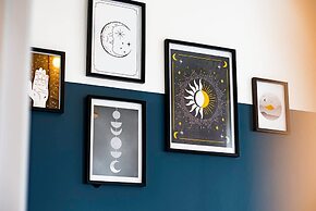 Host Stay Hewitt Close