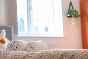 Host Stay Hewitt Close