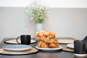 Host Stay Hewitt Close