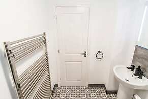 Host Stay Polwell Road