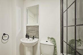 Host Stay Polwell Road