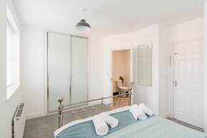 Host Stay Davies Close