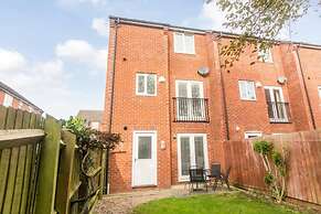 Host Stay Davies Close