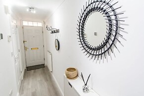 Host Stay Davies Close