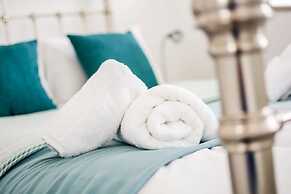 Host Stay Davies Close