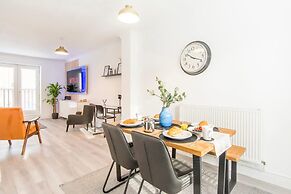 Host Stay Davies Close
