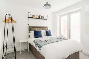 Host Stay Davies Close
