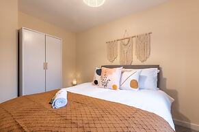 Host Stay Moresby Way