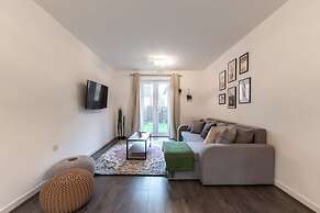 Host Stay Moresby Way