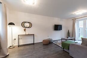 Host Stay Moresby Way