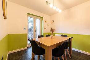 Host Stay Moresby Way