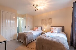 Host Stay Moresby Way