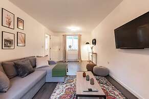 Host Stay Moresby Way