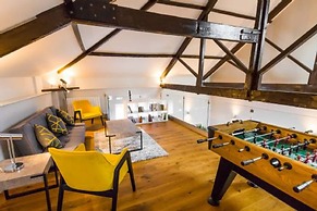 Host Stay Oddfellows Hall