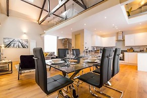 Host Stay Oddfellows Hall