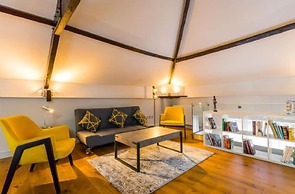 Host Stay Oddfellows Hall