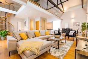 Host Stay Oddfellows Hall