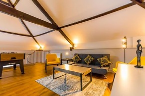 Host Stay Oddfellows Hall