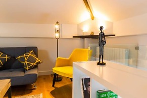 Host Stay Oddfellows Hall