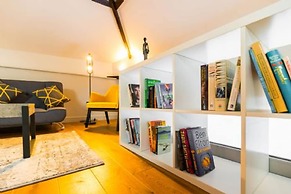 Host Stay Oddfellows Hall