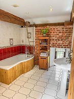 Host Stay Threshers Barn