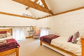 Host Stay Threshers Barn