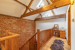 Host Stay Threshers Barn