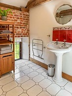 Host Stay Threshers Barn