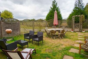 Host Stay Threshers Barn