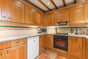 Host Stay Threshers Barn