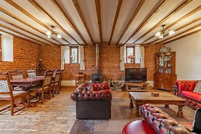 Host Stay Threshers Barn